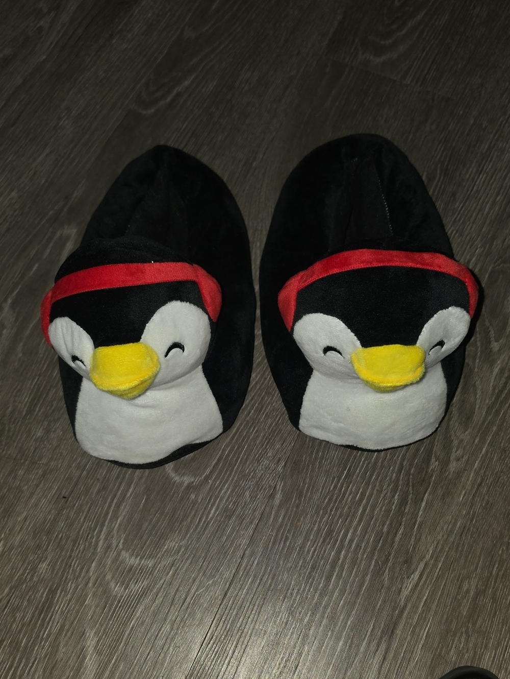 Womens Slippers Sz 7-8. Great Condition